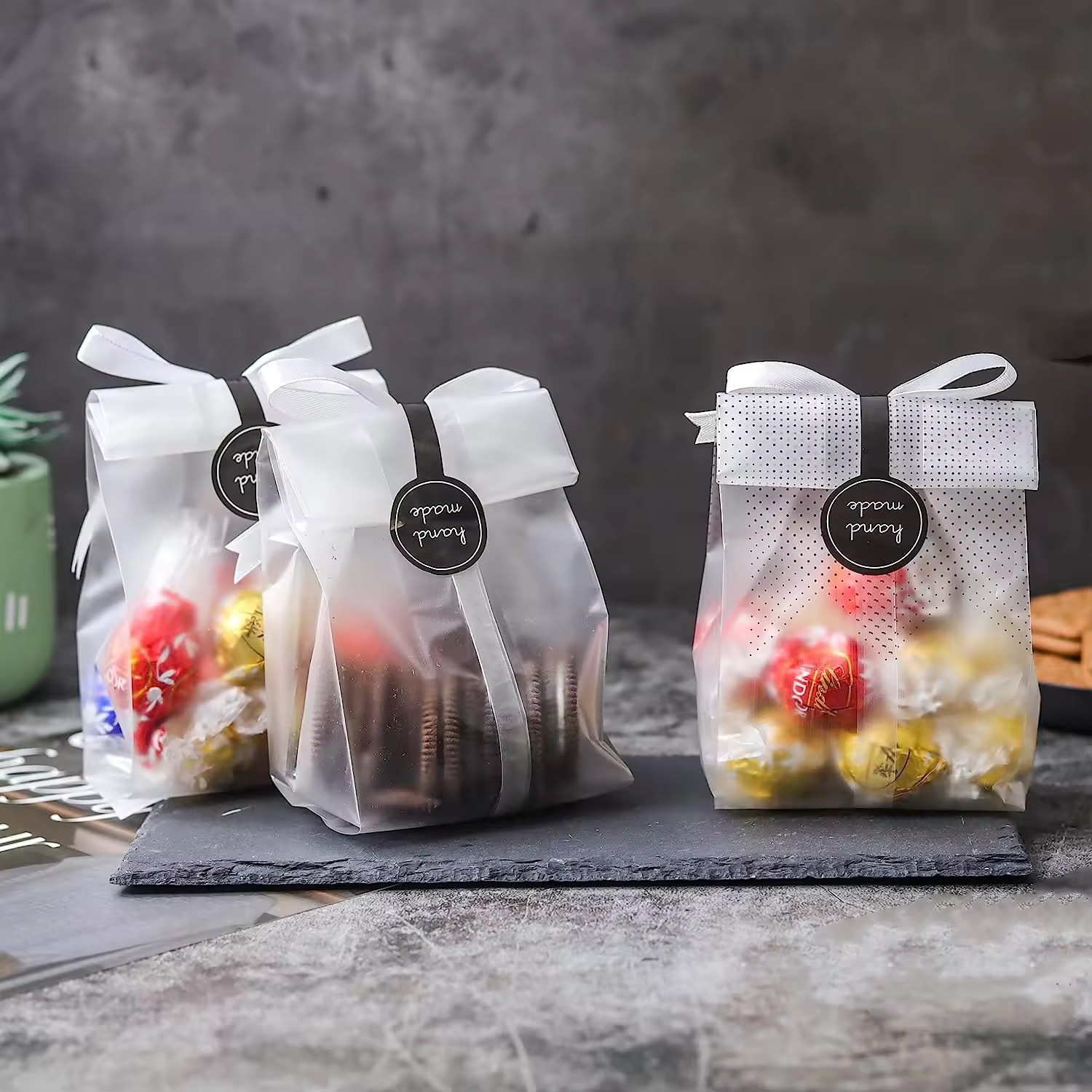 Transparent Plastic Cellophane Bags with Handmade Stickers for Cookie,Cake,Choco